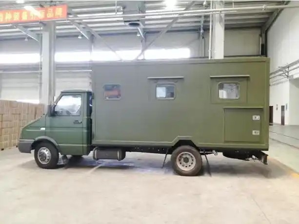 IVECO DRZ5 Food Truck (B)